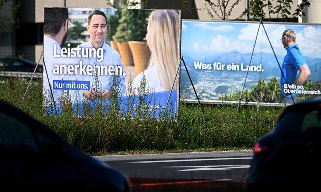 Ob ÖVP-Landesparteichef Thomas Stelzer (auf dem Plakat rechts) weiter mit FPÖ-Landesparteichef Manfred Haimbuchner (auf dem Plakat links) regieren will, ist offen.  