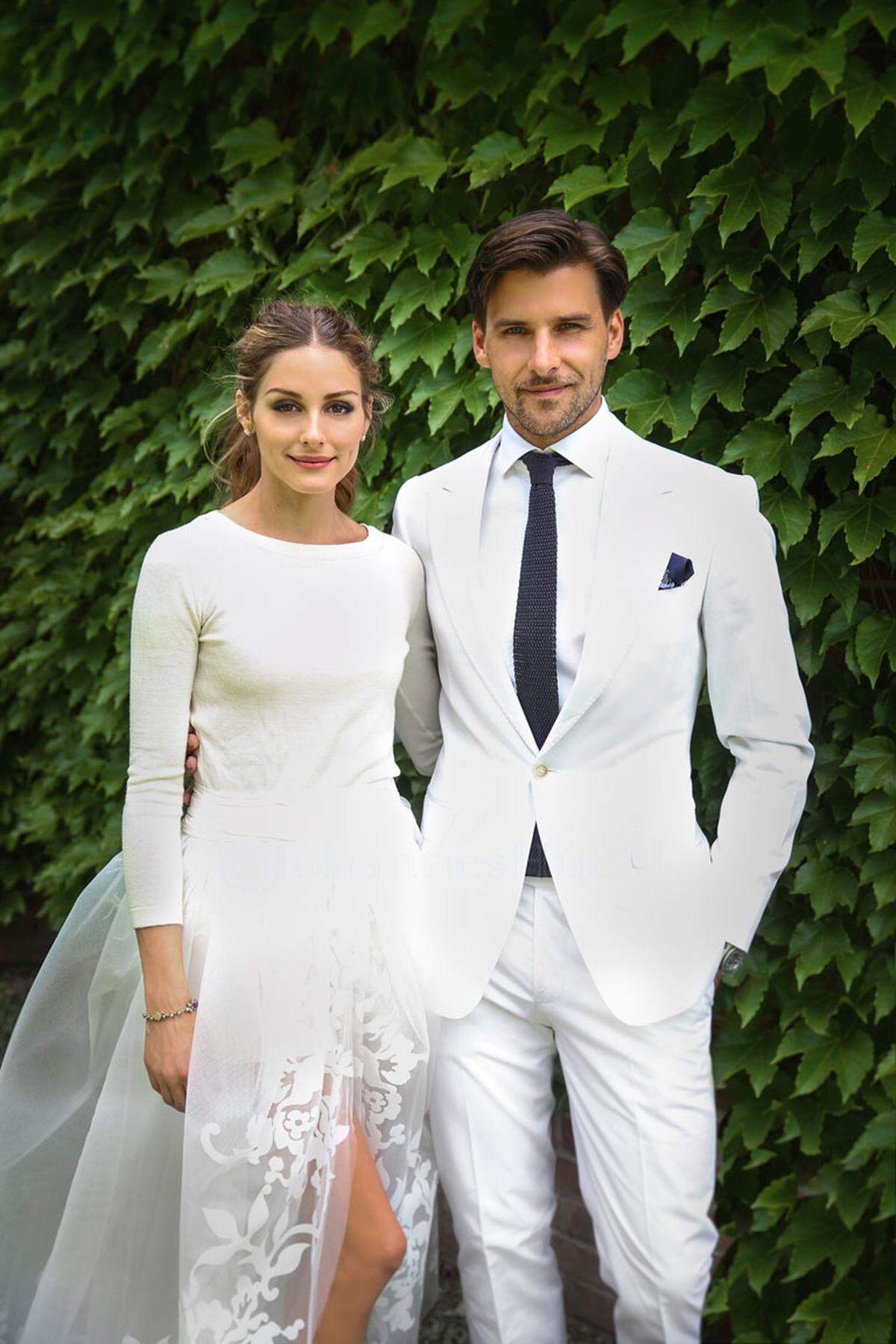 Die amerikanische Socialite Olivia Palermo heiratete Johannes Huebl 2014 in einem Kleid ihrer Lieblingsdesignerin Carolina Herrera, der Fokus lag auf ihren langen Beinen.