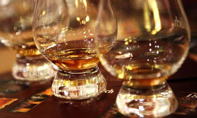 Wer gekonnt auf seltenen Whisky setzte, konnte sein Vermögen binnen zehn Jahren mehr als versechsfachen.