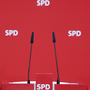 Showdown um den SPD-Vorsitz: 17 Kandidaten touren seit gestern kreuz und quer durchs Land. 