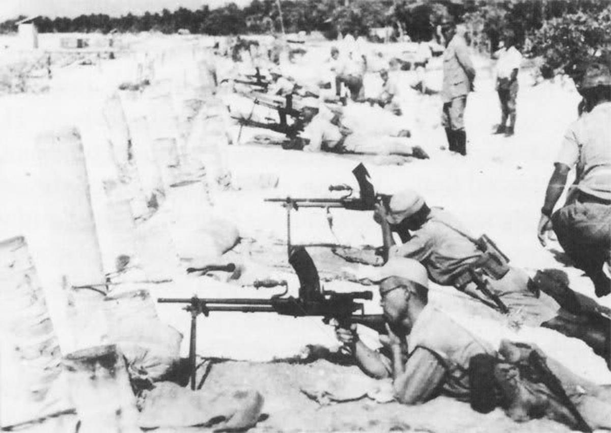Japanische MG-Schützen auf Betio