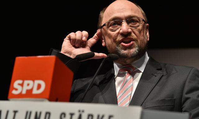 Bilder des Tages Der SPD Landesparteitag am Freitag 3 2 2017 wird in Orscholz von Martin Schulz d