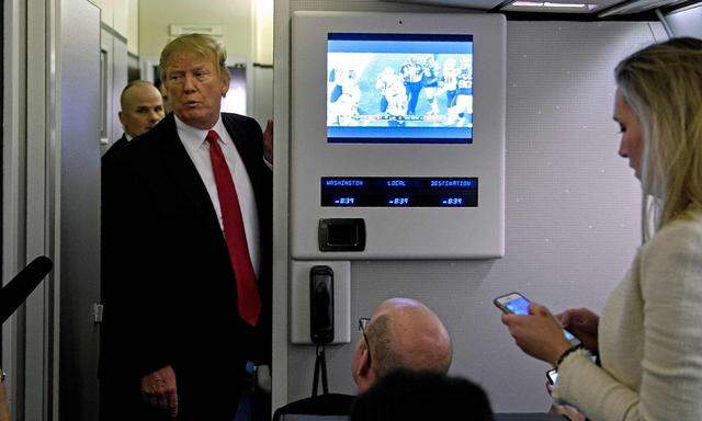 US-Präsident Donald Trump an Bord der Air Force One.