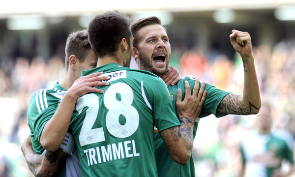 Rapid-Spieler jubeln