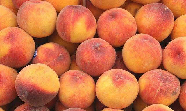 Pfirsiche am Markt - peaches on the market