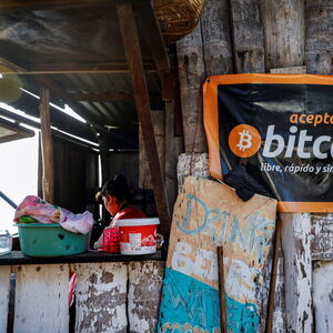 „Wir akzeptieren Bitcoin.“ Alle Händler in El Salvador müssen das künftig tun. Bitcoin wird dort offizielles Zahlungsmittel. 