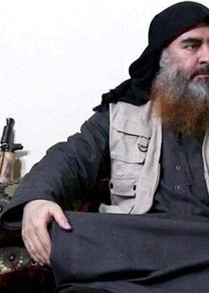 Von IS-Anführer Abu Bakr al-Baghdadi gibt es nur wenige Videoaufnahmen - dieser Screenshot stammt aus einem Video von Ende April 2019.