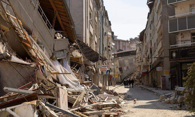 Ein Bild aus der vom Erdbeben schwer getroffenen Stadt Hatay in der Türkei.