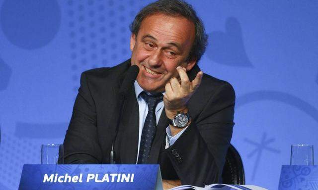 Aktuell Fuszball EURO 2016 Pressekonferenz von UEFA Praesident Platini zum Start des Kartenvorverkau