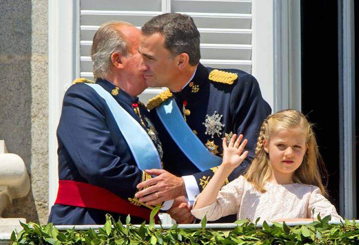 In Spanien ist der derzeit jüngste König Europas zu Hause. Nachdem Felipe IV. gekrönt wurde, ist seine Tochter Leonor nun Kronprinzessin. Damit ist Leonor mit acht Jahren die jüngste Kronprinzessin, die es in Europa je gegeben hat.