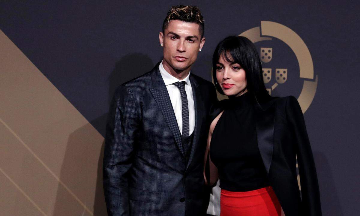 Er gilt als berüchtigter Playboy, doch mit Georgina Rodriguez, der Mutter seines vierten Kindes, ist der portugisische Star-Kicker Christiano Ronaldo derzeit glücklich.