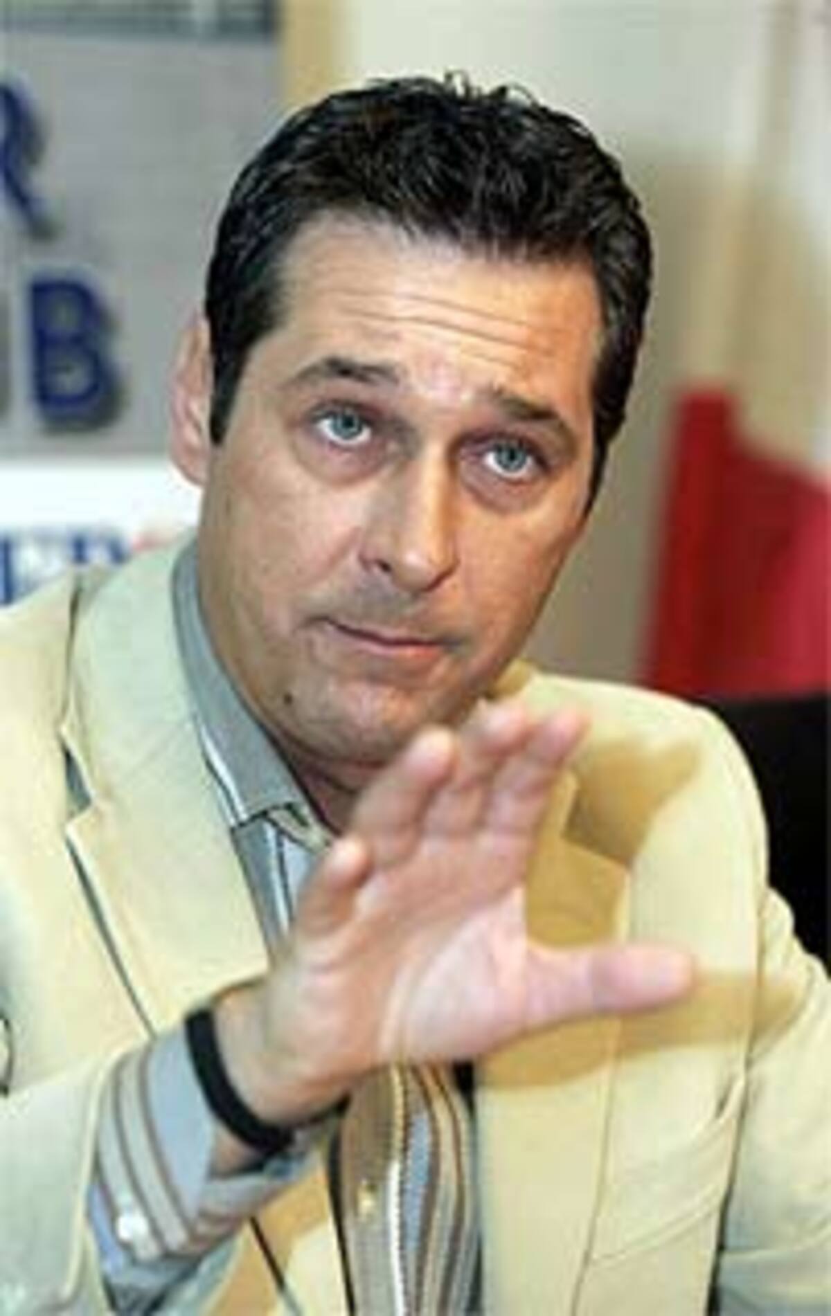 "Ich fordere die Verantwortlichen in unserer Republik auf, verstärkt gegen muslimische Parallelgesellschaften in Österreich vorzugehen." ´ FP-Chef Heinz Christian Strache