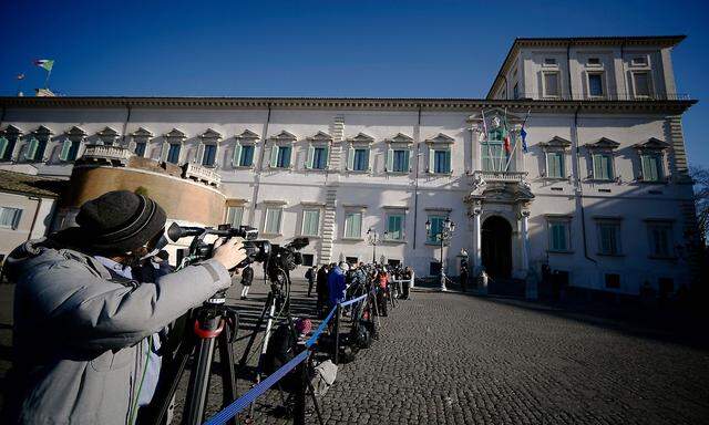 Aller Augen sind in Italien auf den Quirinalspalast gerichtet, den Amtssitz des Präsidenten. Gibt es bald eine neue Regierung?