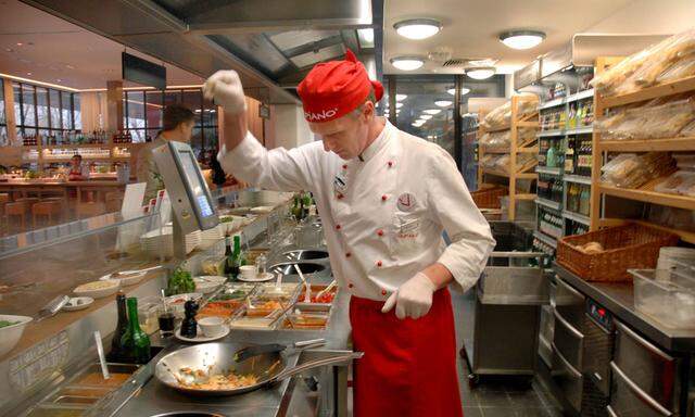 Koch in einer Vapiano Filiale in Bonn