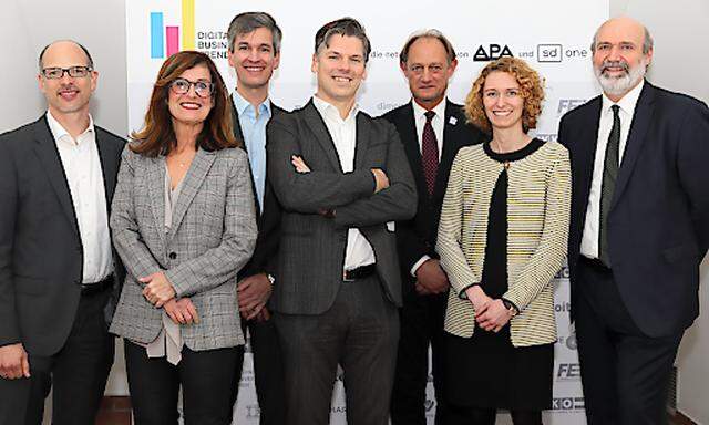 Im Bild v.l.n.r.: Peter Gönitzer (Wien Energie), Sonja Watzka (Moderation), Wolfgang Lucny (DXC Technology), Franz Dornig (IBM Österreich), Alois Ferscha (JKU Linz), Judith Pertl (A1 Digital) und Friedrich Bleicher (TU Wien)