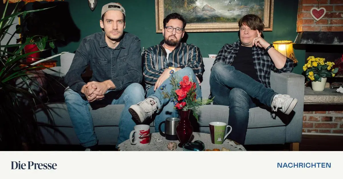 -Strawberry-Cheese-Forever-Ever-Der-Trash-TV-Podcast-im-Stadtsaal