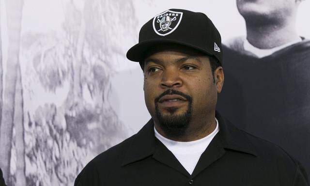 Producer Ice Cube poses at the premiere of ´Straight Outta Compton´ in Los Angeles