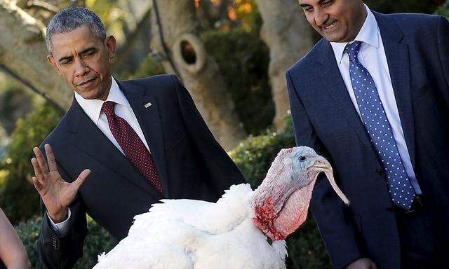 U.S. President Barack Obama pardons the National Thanksgiving Turkey during the 68th annual presentation of the turkey in the Rose Garden of the White House in Washington