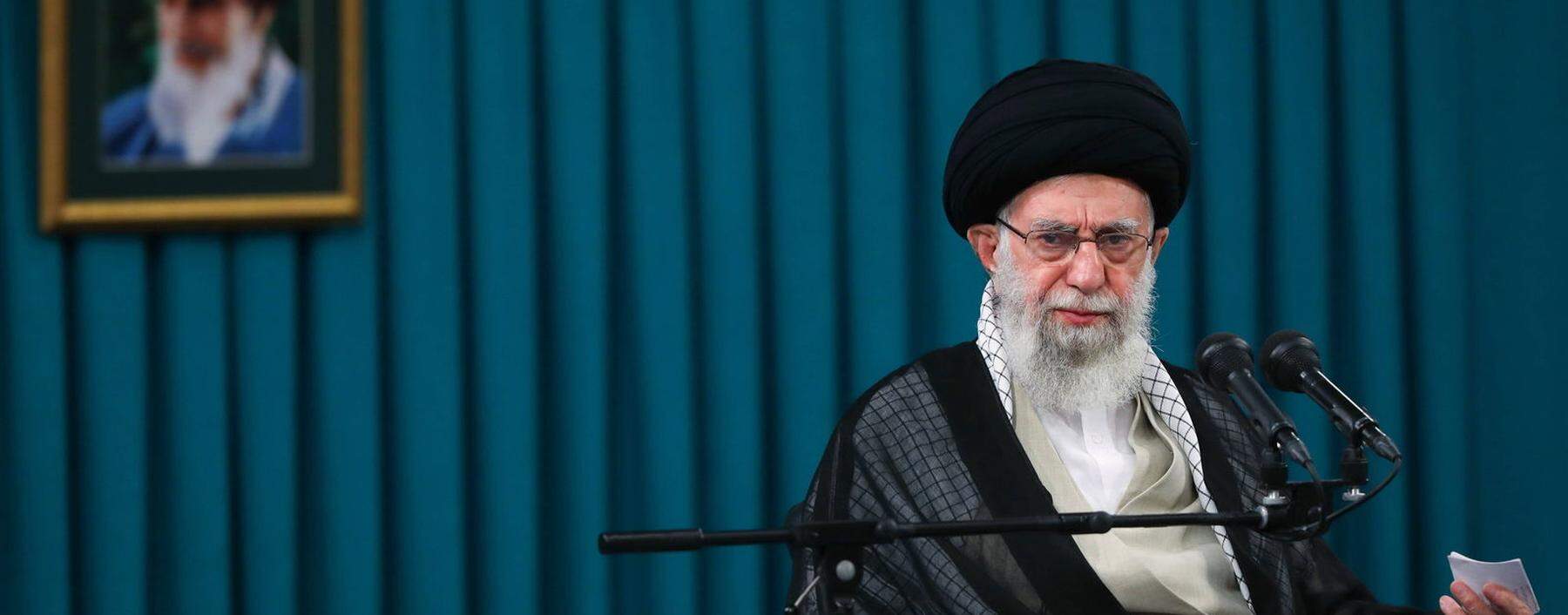 Gesundheitlich ist Irans Revolutionsführer und religiöses Oberhaupt, Ali Khamenei, schon länger angeschlagen. 