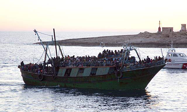 Symbolbild Flüchtlingsboot