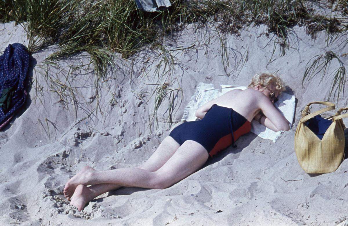 Auch wenn der Großteil der Urlauber selbst recherchiert, schließen viele die Buchung erst im Reisebüro ab. Sonne, Strand und Meer - das bleibe das wichtigste Ziel, die traditionellen Pauschalreiseländer liegen rund ums Mittelmeer: Spanien, Griechenland, die Türkei, Ägypten, Tunesien und Marokko. 