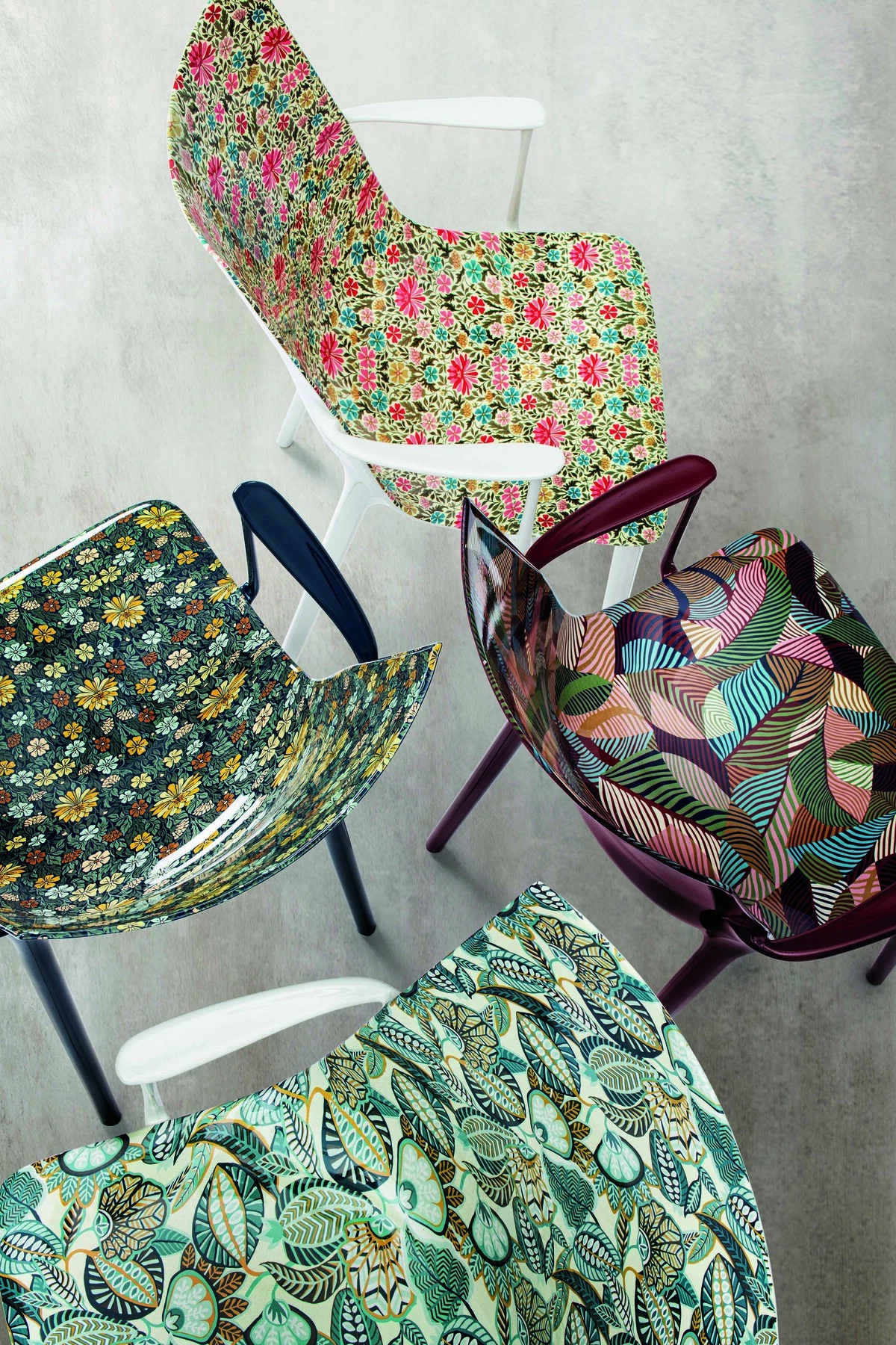 Patterned. “HHH” chair from Kartell. Design: Philippe Starck.