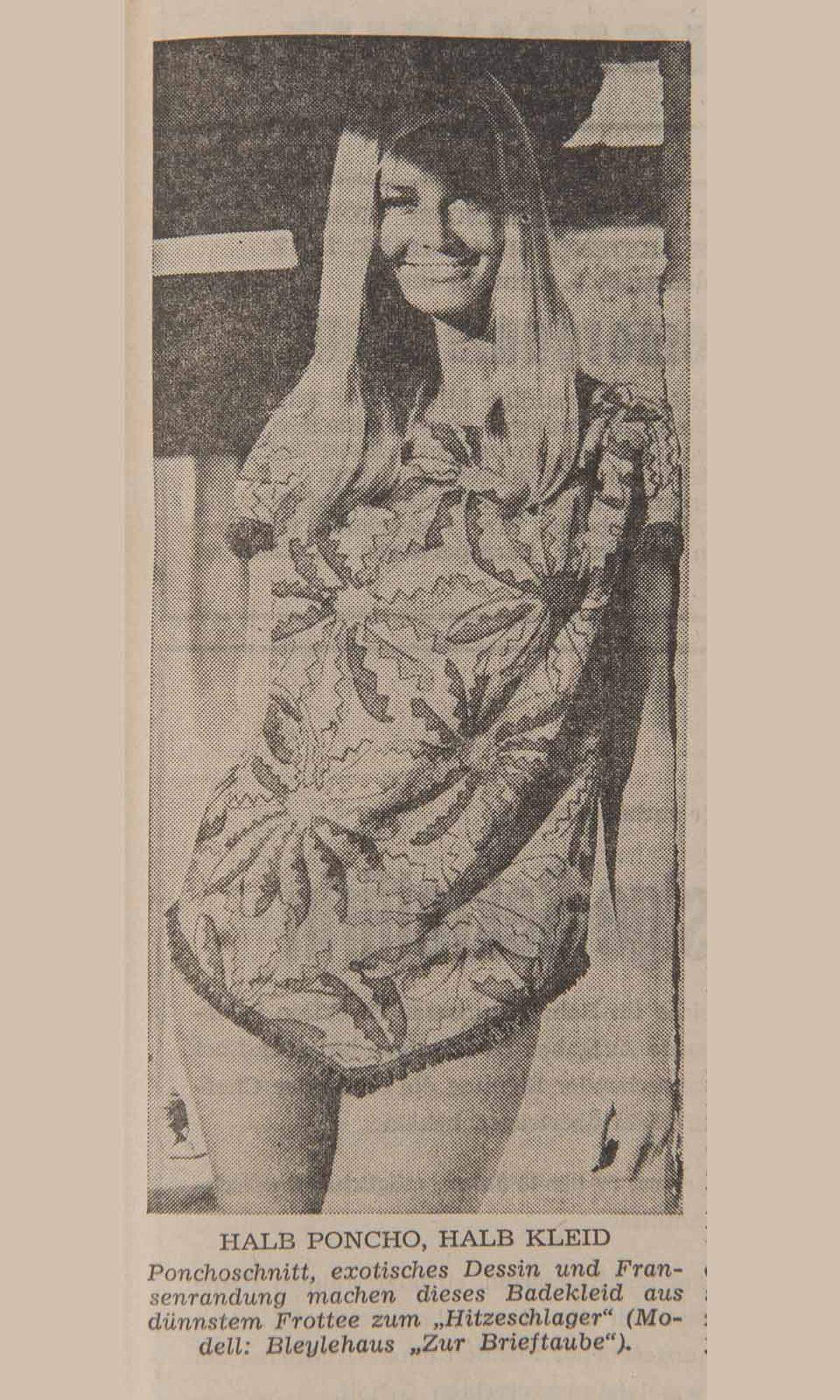Und was trug das Modemädchen von Welt? Ein erotisches Poncho-Badekleid - auch hier kam Frottee ins Spiel.