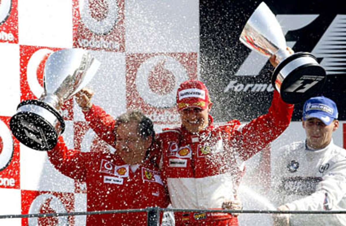 Schumacher siegt in Monza, verkürzt den Rückstand auf Fernando Alonso auf nur noch zwei Punkte und gibt seinen Rücktritt zum Saisonende bekannt.