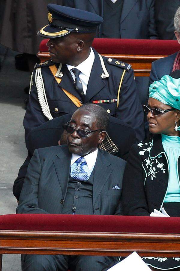 Umstrittener Besuch: Der Präsident von Simbabwe, Robert Mugabe und seine Frau Grace.
