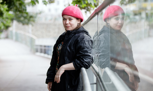 Stefanie Sargnagel, 1986 in Wien geboren, las einen Text über das Schreiben eines Textes.