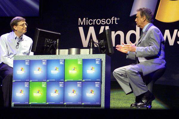 Um Windows XP vor dem Start ausgiebig testen zu können, wurden 1000 CDs mit dem neuen Betriebssystem beschrieben. Dazu setzte Microsoft auf vier CD-Brenner, die jeweils 32 Disks auf einmal brennen konnten und zwar alle 12 Minuten.