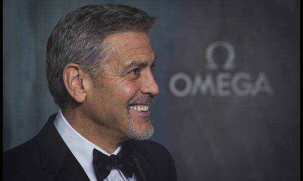 Der frischgebackene Vater George Clooney wurde nicht direkt von Twitter-Nutzern fälschlicherweise ins Jenseits geschickt, sondern durch die Webseite fakeawish.com, wonach er bei einem Flugzeugabsturz ums Leben kam.