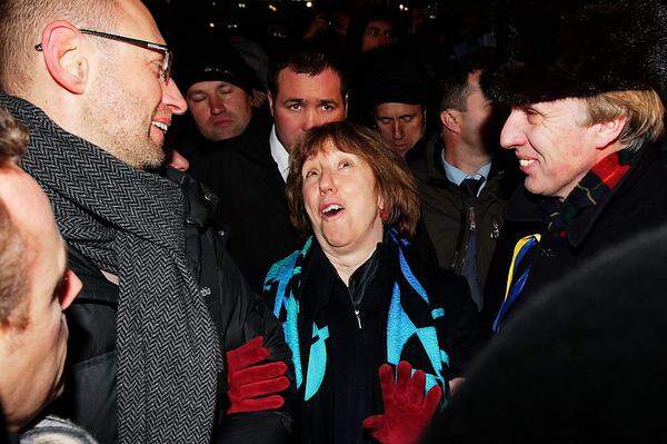 Hoher Besuch: EU-Chef-Außenpolitikerin Catherine Ashton solidarisierte sich in der Nacht auf Mittwoch mit den Demonstranten.