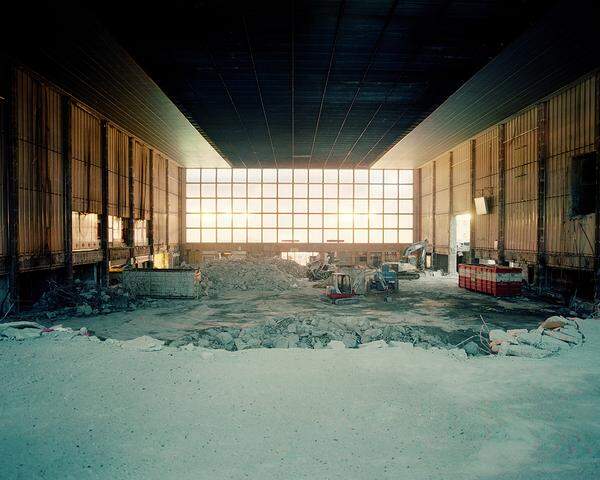 Südbahnhof Ersetzt wurde er durch den "neuen Südbahnhof", eröffnet 1956.