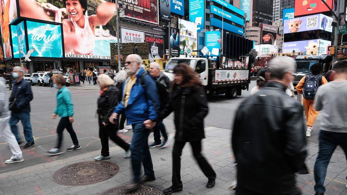 2. Beliebt bei Touristen und Schaulustigen: Der Times Square in der zweitteuersten Stadt der Welt, New York.