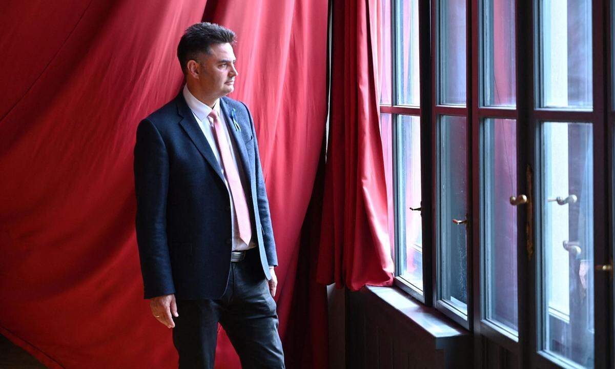 Oppositionsführer Péter Márki-Zay, der Bürgermeister einer Kleinstadt, fordert Viktor Orbán heraus. 