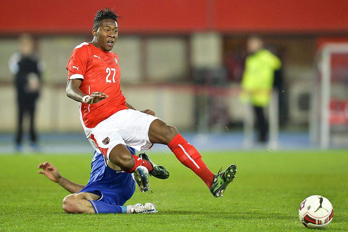 Wenige Wochen nach dem Comeback folgte im Freundschaftsspiel gegen Bosnien-Herzegowina der nächste Schock: Innenbandriss. Alaba fehlt auch im wichtigen Rückspiel in Moskau - wieder gewinnen seine ÖFB-Teamkollegen 1:0.