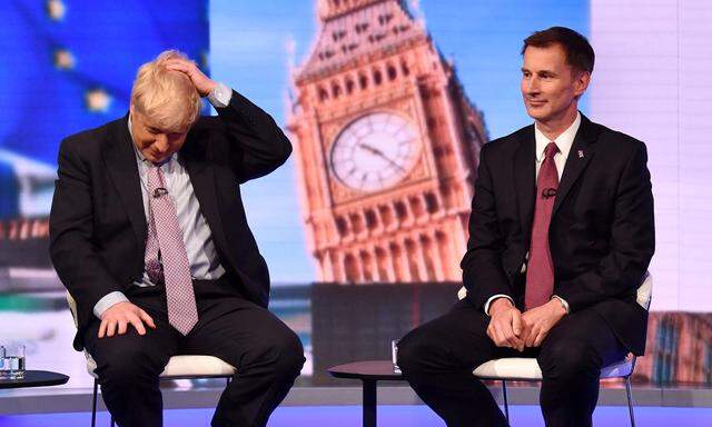 Boris Johnson und Außenminister Jeremy Hunt  könnten sich für die Stichwahl der Parteibasis qualifizieren