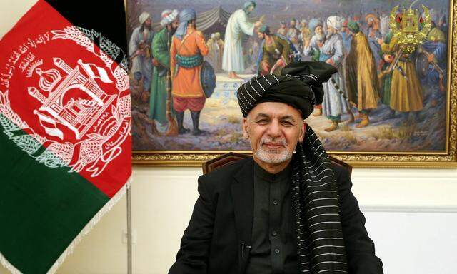 Afghanistans Präsident Ashraf Ghani bot den Taliban in einer Fernsehansprache direkte Friedensgespräche an.
