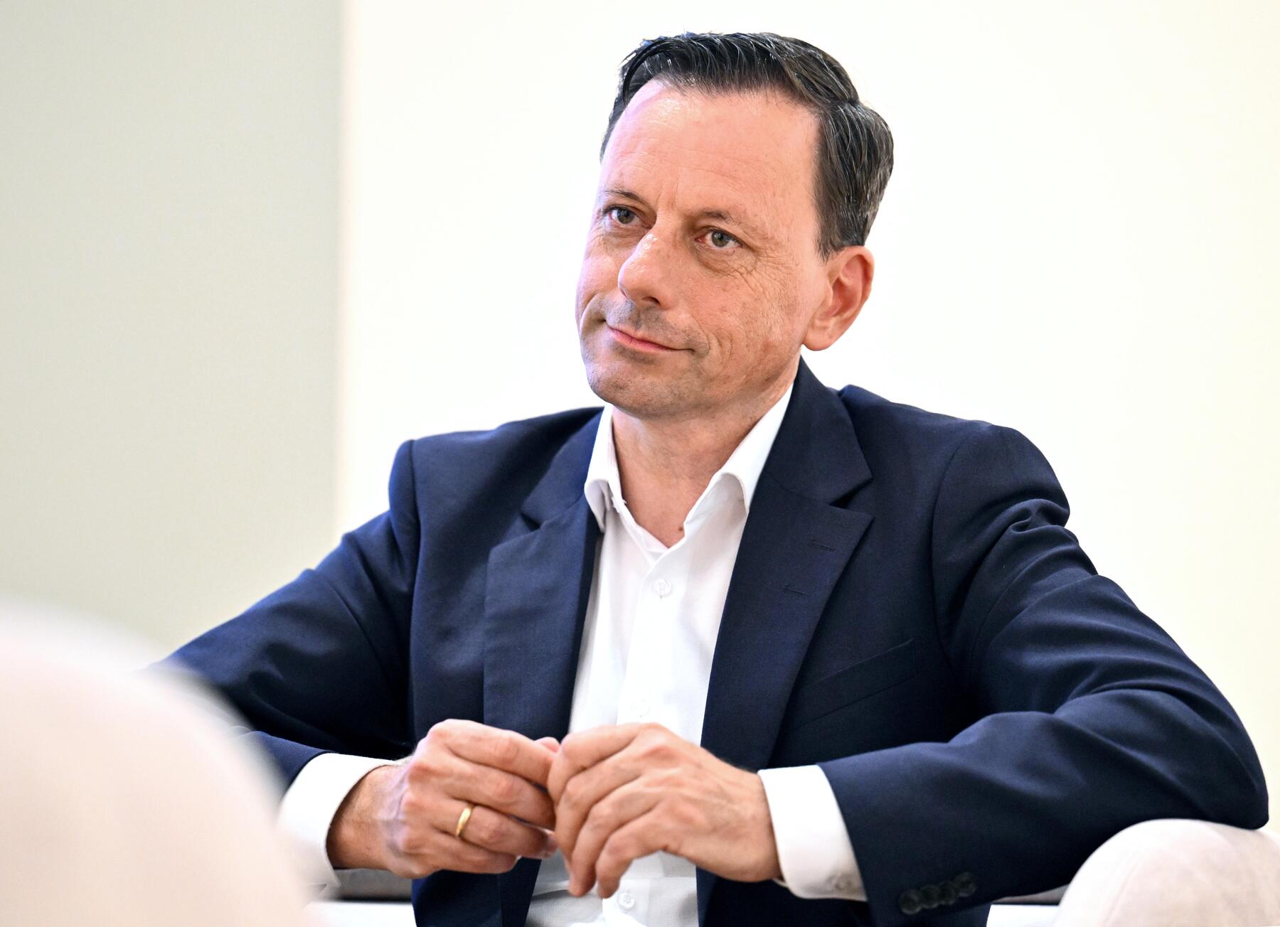 Austria's ÖVP pushes for ankle monitors for dangerous individuals, SPÖ open to discussion