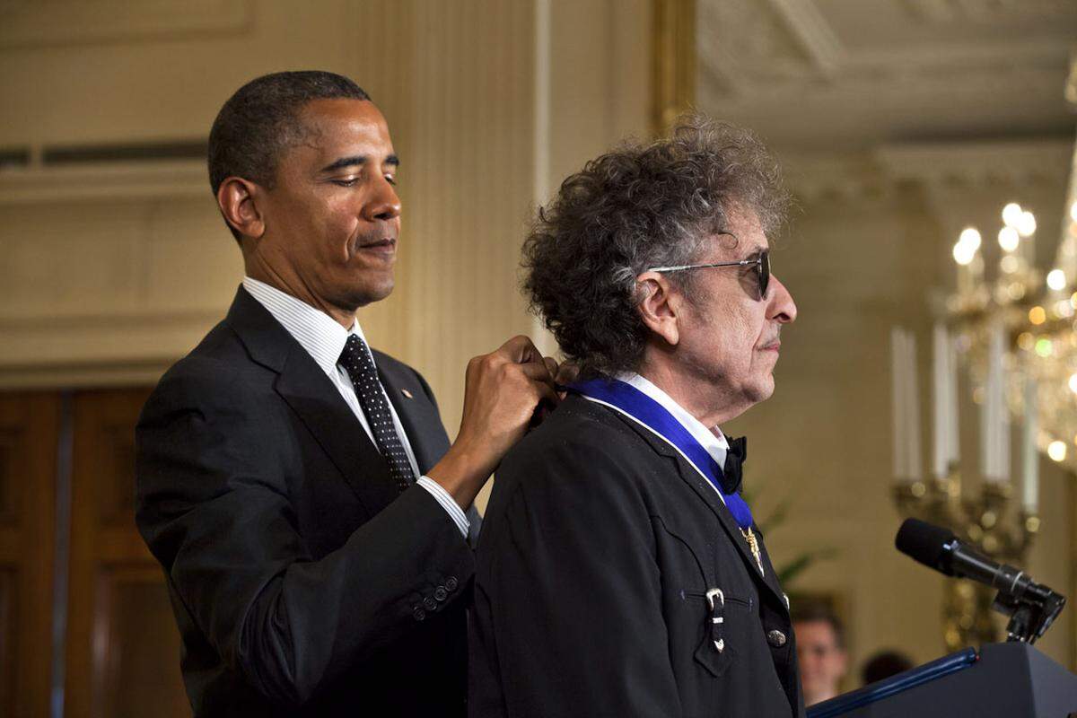 29. Mai, Washington, USA. US-Präsident Obama verleiht Bob Dylan die Freiheitsmedaille.