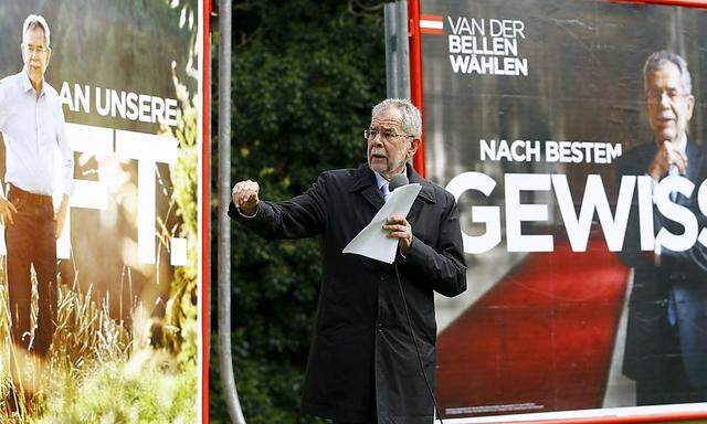 Van der Bellen bei der Präsentation neuer Plakate 