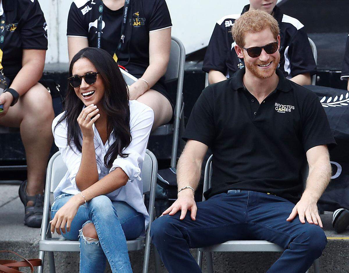 Es handelt sich um ein Bild von Meghan Markle. Die US-Schauspielerin, heute freilich als Freundin von Prinz Harry bekannt, stellte es zum Vatertag auf Instagram.