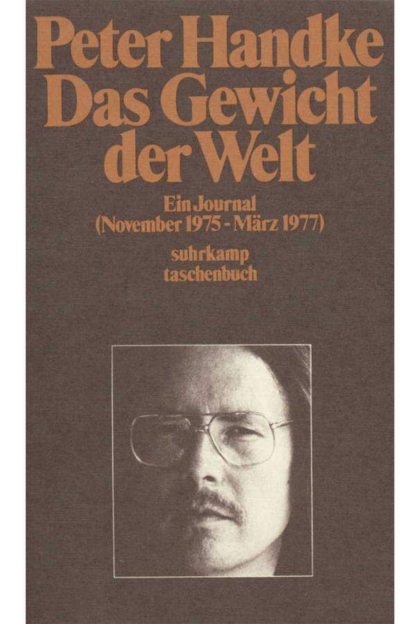 In dem Journal, das teils intimes Tagebuch, teils Arbeitstagebuch ist, finden sich Aufzeichnungen von Beobachtungen und Einfällen aller Art. Entstanden in Paris, wo Handke Anfang der Siebziger mit seiner Tochter lebte (und auch heute lebt).