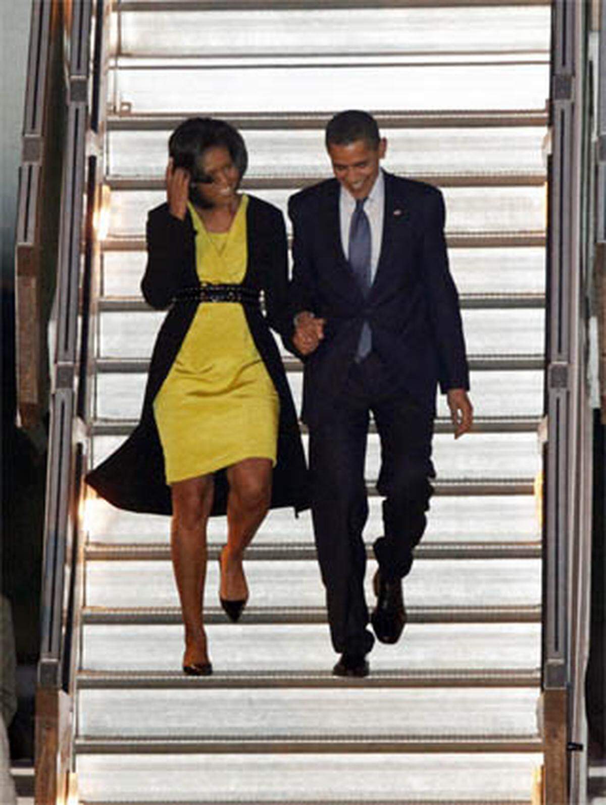 US-Präsident Barack Obama und seine Frau Michelle sind am Dienstagabend in London eingetroffen. Es ist Obamas erste Amtsreise durch Europa. Dank der Wirtschaftskrise wird die Reise des Wunsch-Präsidenten der Europäer aber nicht zur Glamour-Tour. Stattdessen stehen vor allem Arbeitssitzungen auf dem Mammut-Programm.