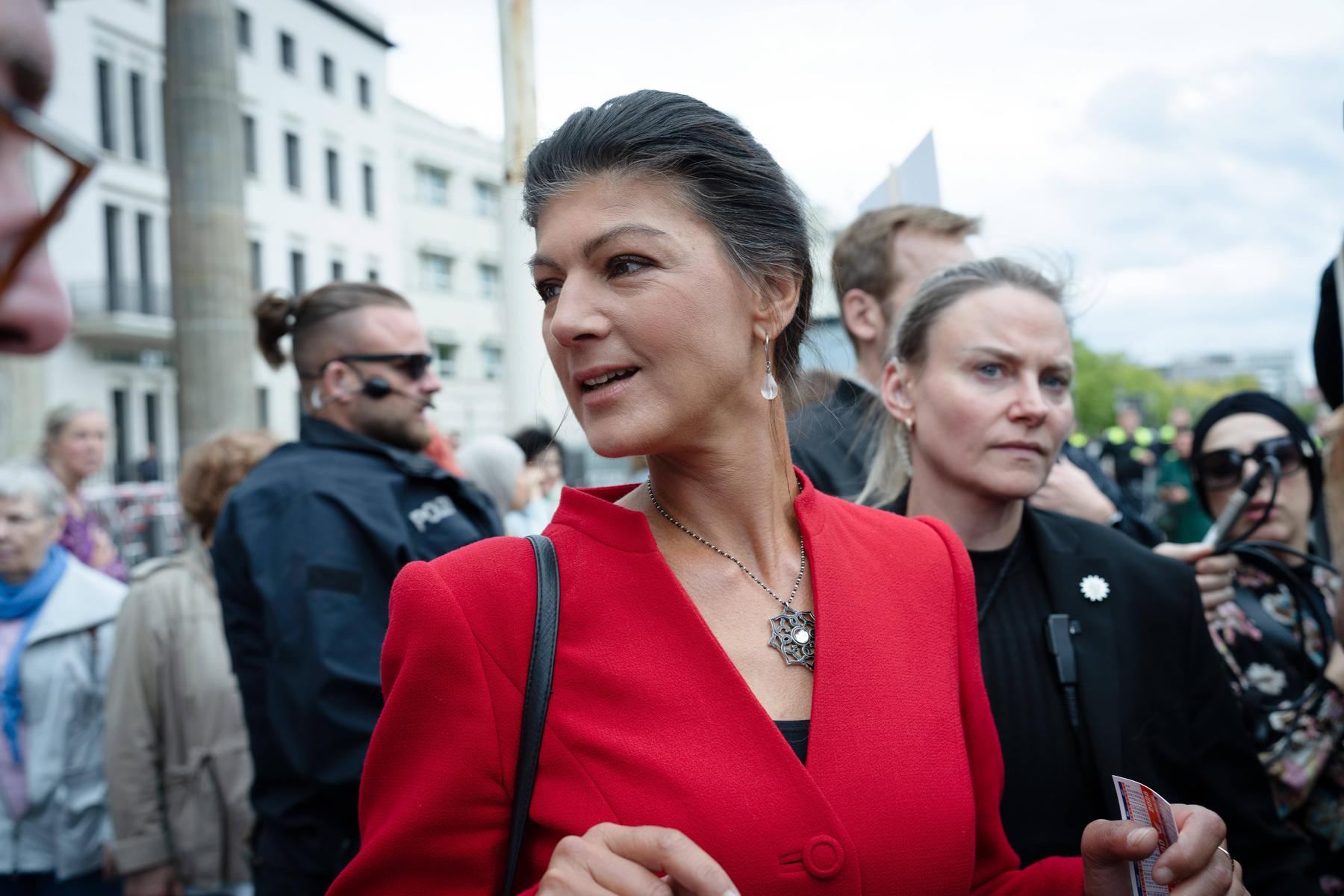 Sahra Wagenknecht gibt Parteivorsitz des nach ihr benannten BSW ab