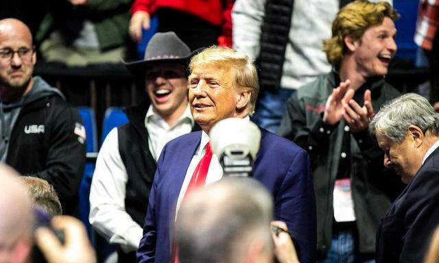 Donald Trump in seinem Element und unter Anhängern beim Catchen in Oklahoma.  