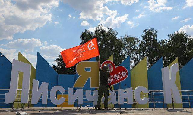 Ein prorussischer Kämpfer in Lyssytschansk. Die Separatisten planen den Anschluss an Russland.  