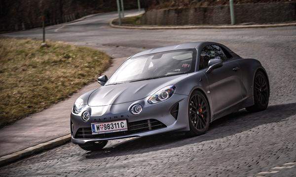 Im Brotberuf Sportwagen: Kurven aller Art sind das Metier der Alpine A110 S.