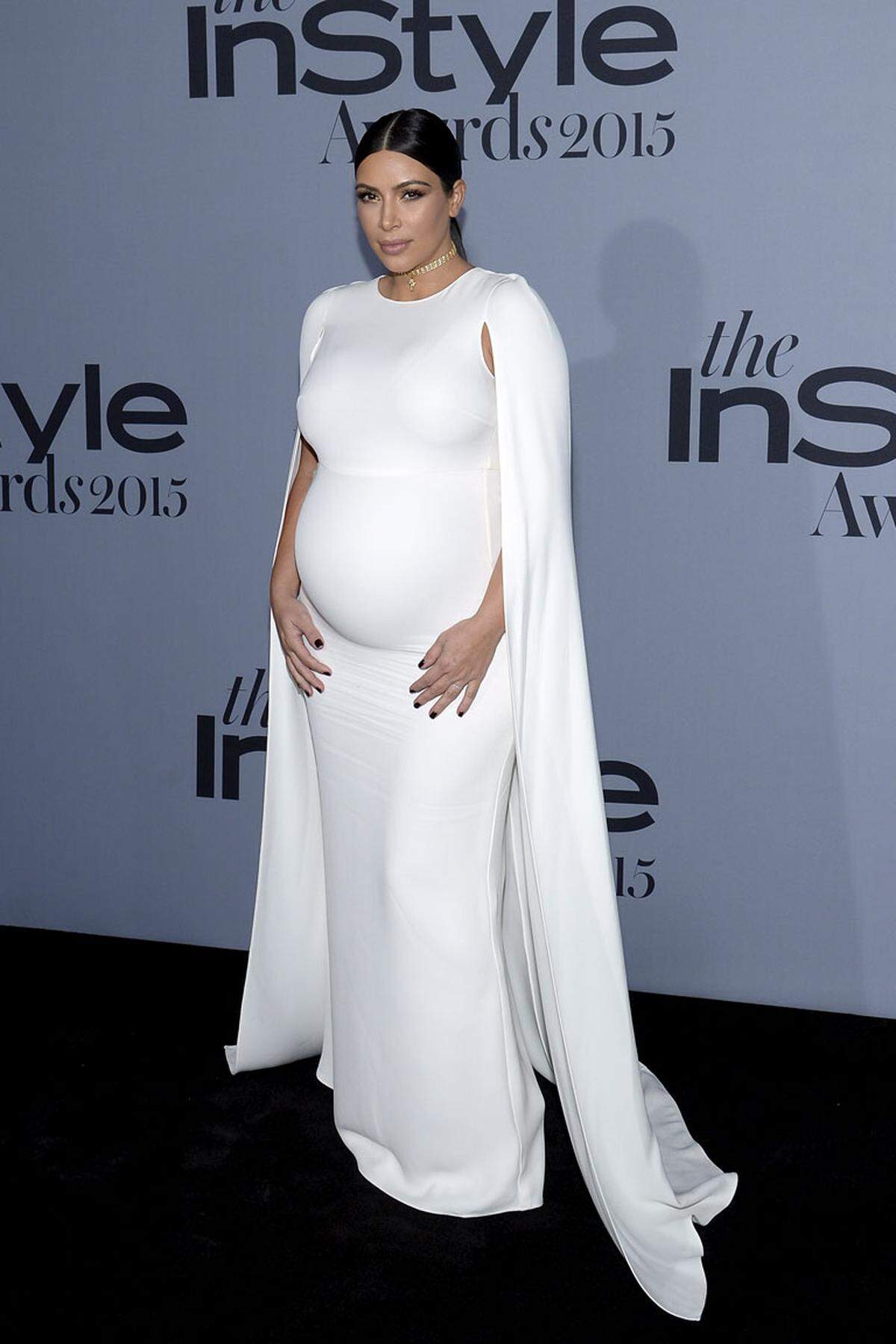 In vier Monaten soll die 35-jährige Selbstvermarktungsfachfrau Kim Kardashian 23 Post-Schwangerschafts-Kilogramm abgenommen haben. Und jetzt hat sie uns auch verraten, wie sie das gemacht hat. Neben ihren üblichen Sporteinheiten habe sie es dieses Mal mit der berühmten Atkins-Diät versucht.